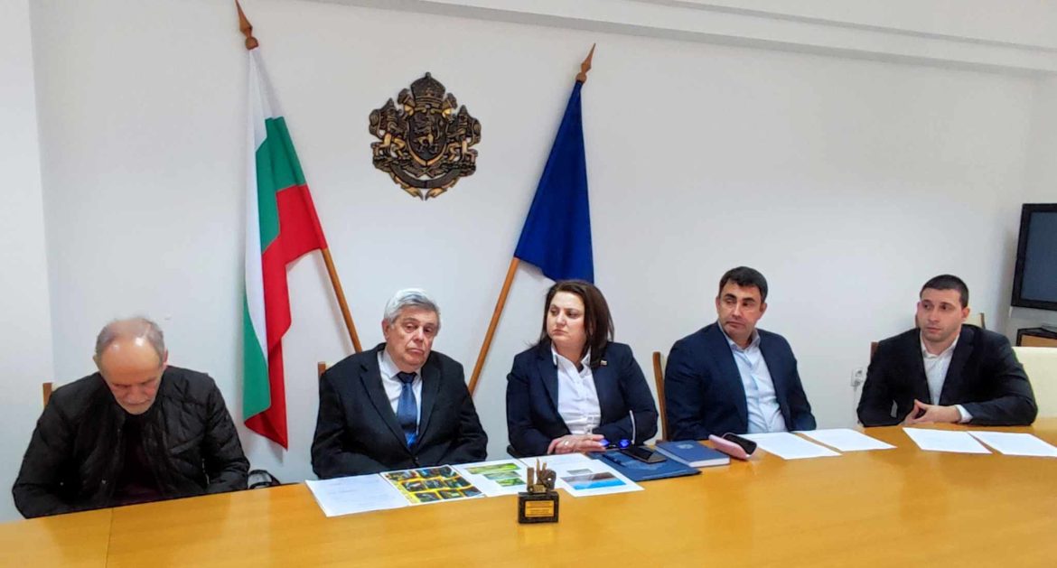 Плевен домакин на 21-то Международно пчеларско изложение._65c220470be45.jpeg