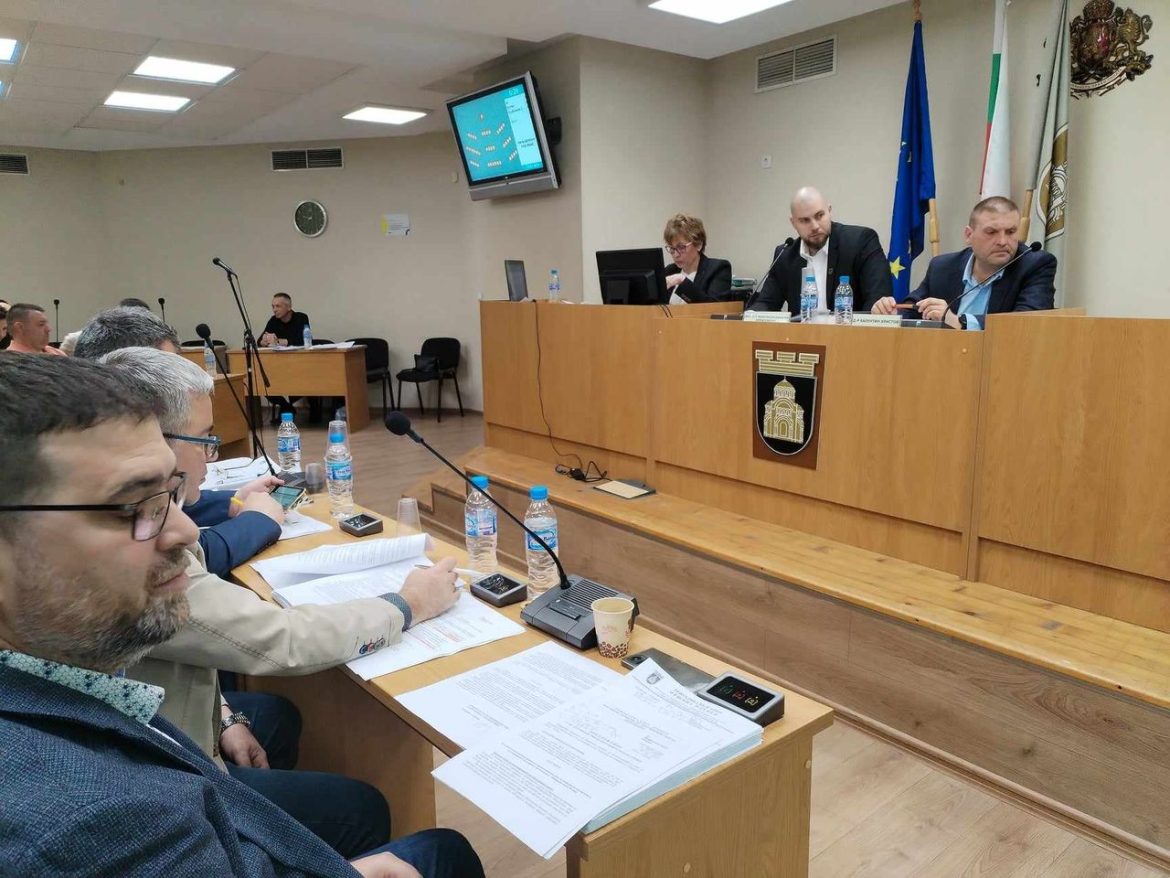 Общинският съвет осъвремени състава и броя на служителите в местната администрация._6605354ee8751.jpeg