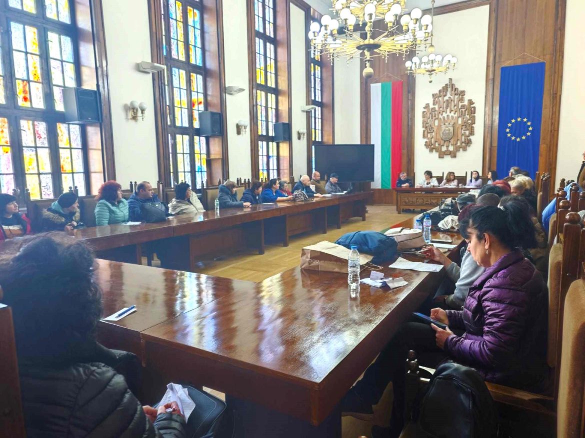 121 плевенски търговци получиха места за мартеници чрез публичен жребий_6798d31edc902.jpeg