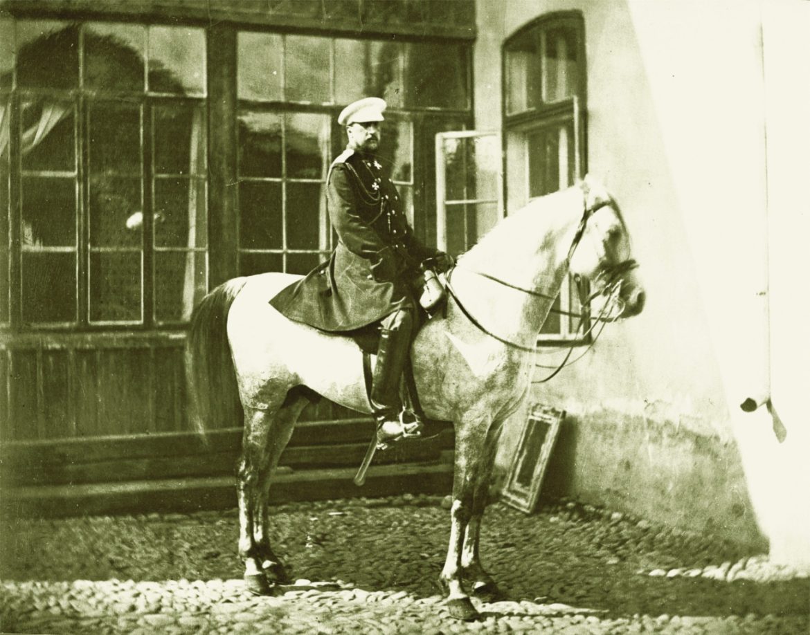 Камерна изложба в Плевен показва икони и утвар от походната църква._67bed95846606.jpeg