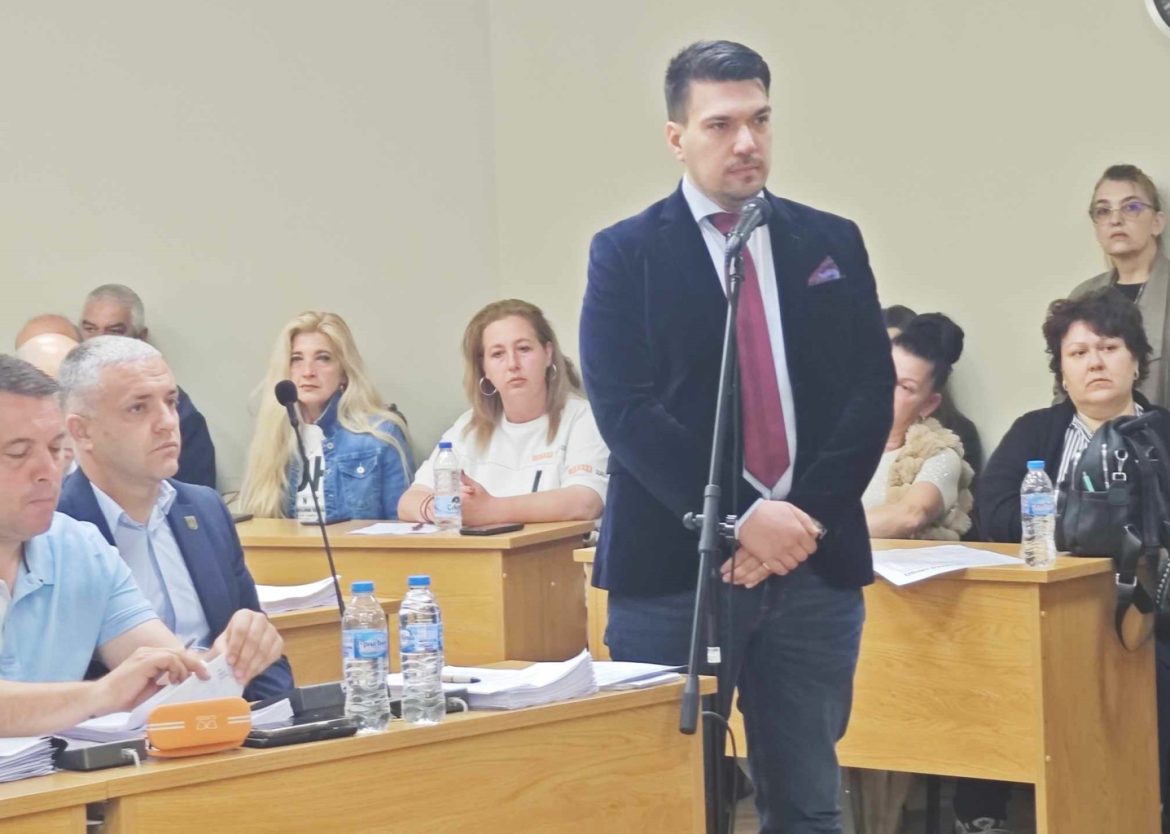 Нов общински съветник Кирил Мучев положи клетва в Плевен днес._6809ff4d046df.jpeg