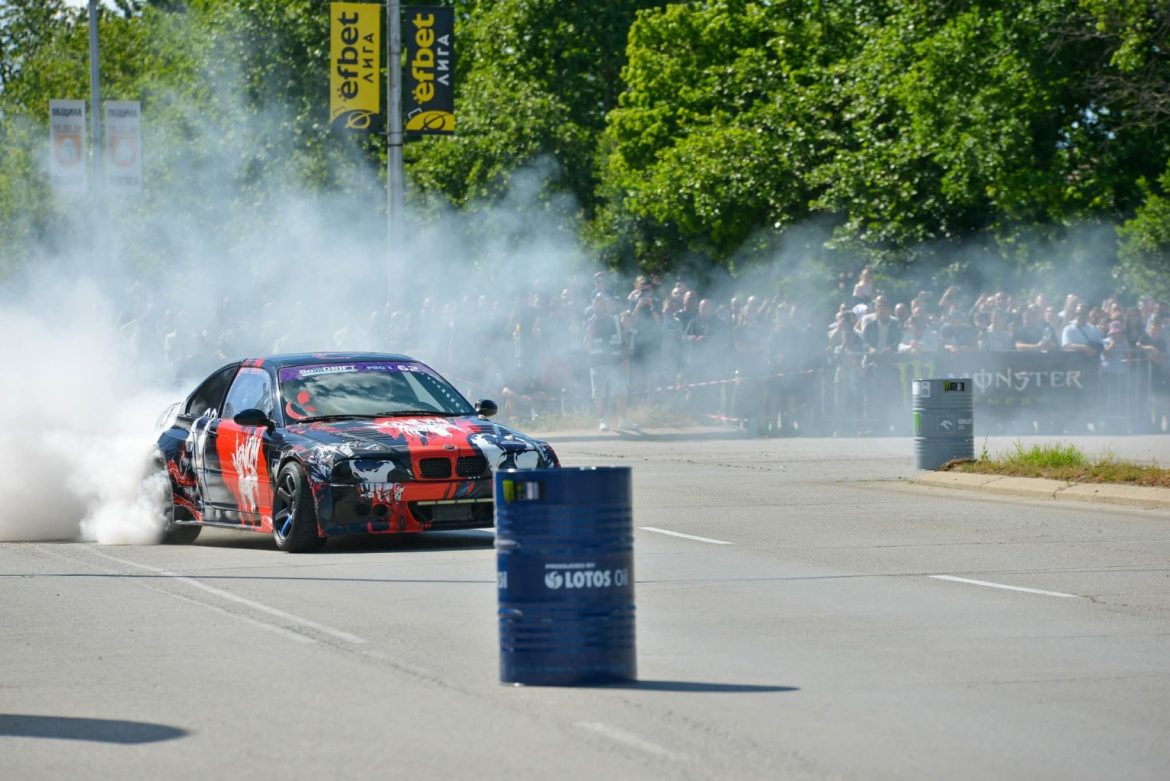 Благотворително дрифт шоу в Плевен събра 4 000 лева за Георги_682b3200a6190.jpeg