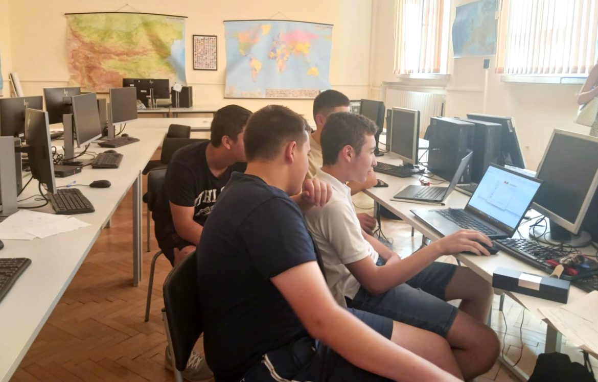 Летни занимания в Плевен: Шах, танци и креативни игри за деца_687622c4cb943.jpeg