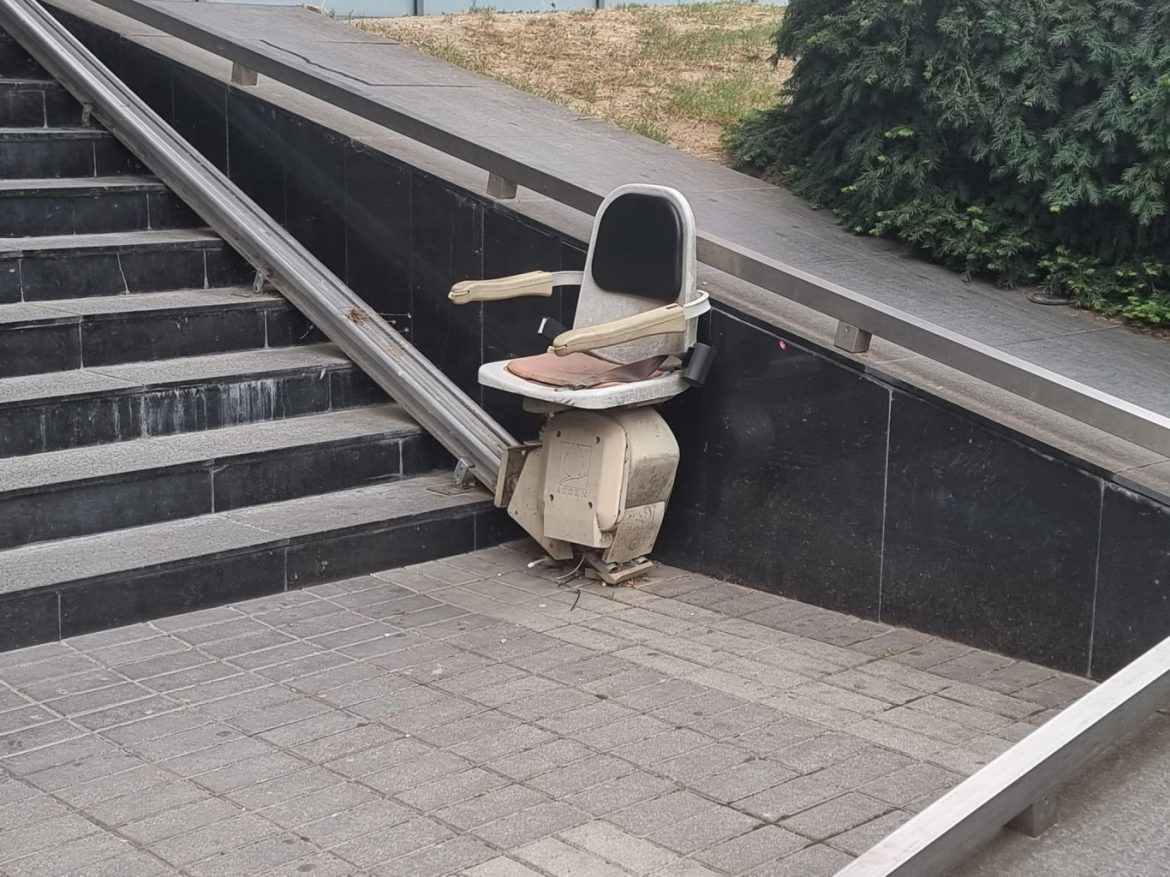 Община Плевен стартира проверка на електрическите рампи след сериозен инцидент._688b7b3ade855.jpeg