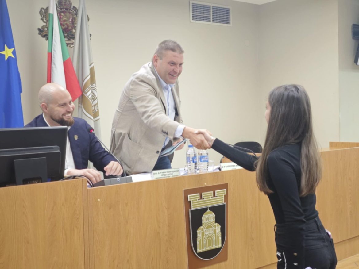 Ученици представят десет креативни предложения за младежки инициативи в Плевен._686d1e34a492c.jpeg