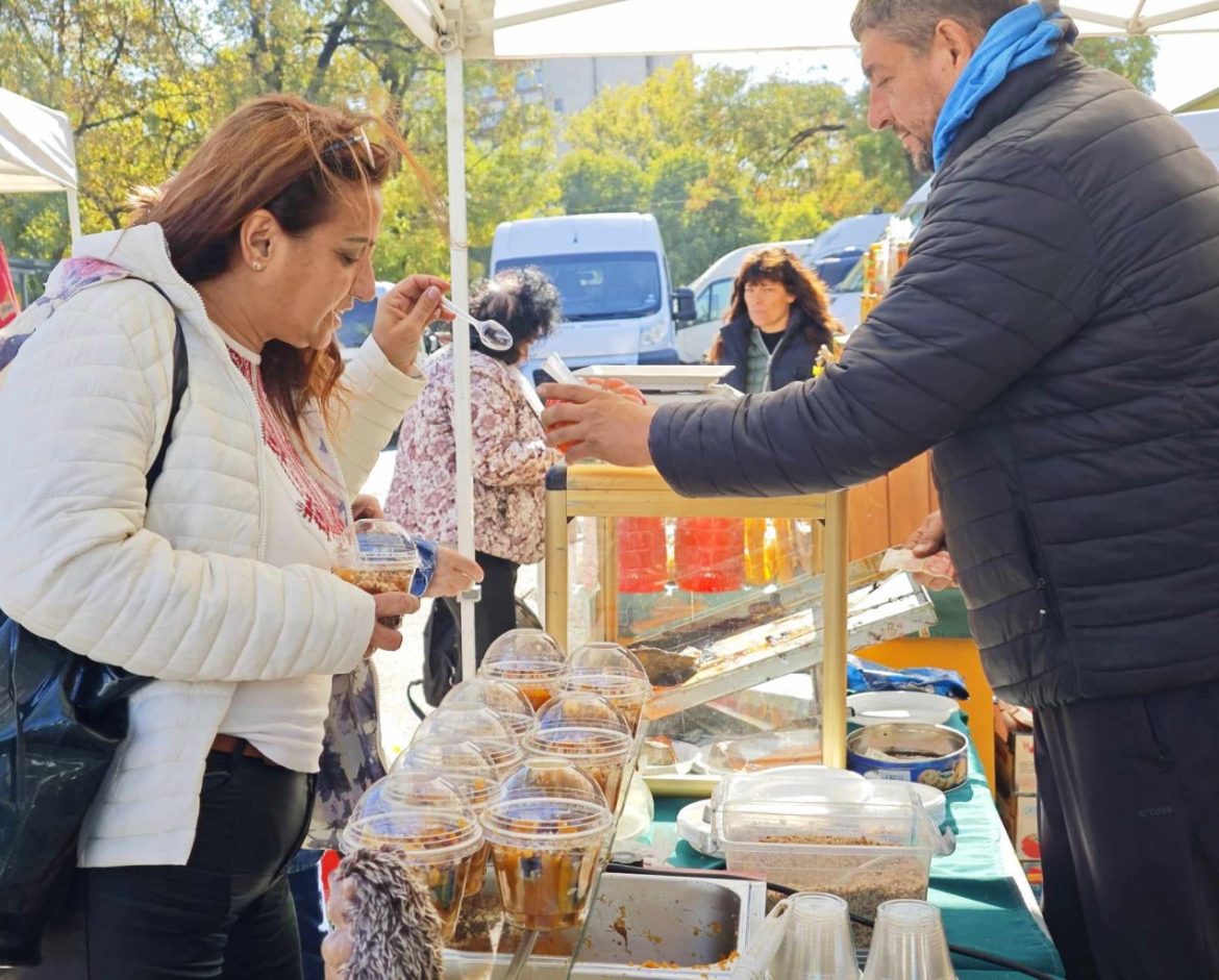 Фермерски пазар в Плевен се завръща с нови участници и изненади._68c9484989929.jpeg