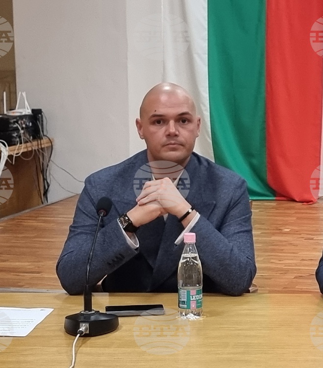 Христо Кочев поема поста заместник-кмет по „Териториално развитие“ в Плевен след оставката на Калоян Къдрийски._690490d6bd3f4.jpeg