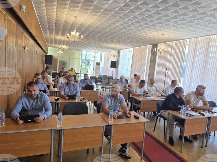 Общинският съвет в Червен бряг одобри финансова помощ за нуждаещи се и прие ключови решения за бъдещи проекти и бюджети_69036152d7d4b.jpeg