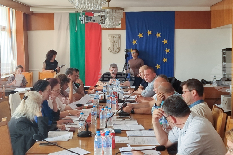 Общинският съвет в Левски одобри проекти за амбулатории и избра нови заместник-председатели на заседание._6903903b909ac.jpeg