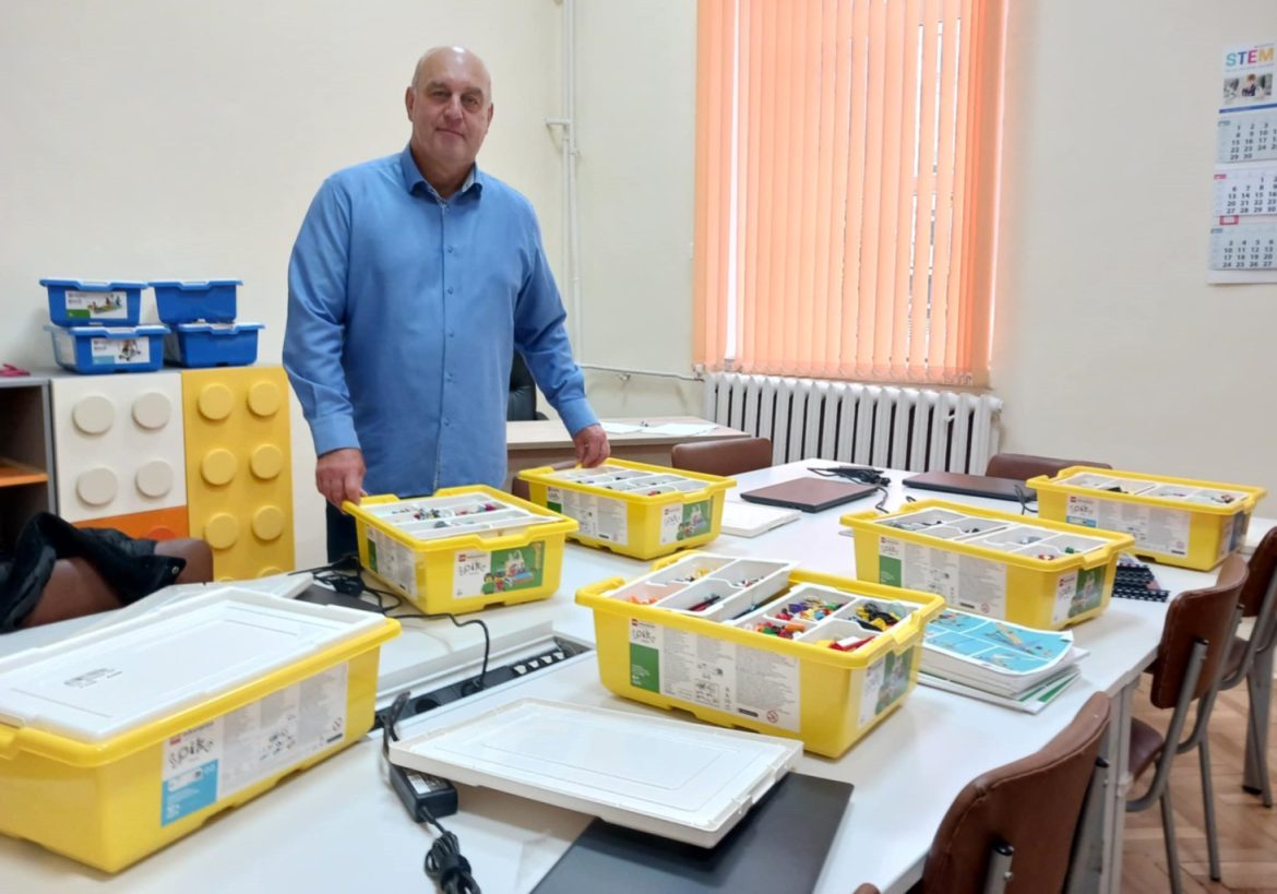 В Плевен откриват модерен лего кабинет за стимулиране на ученически умения._68e63aa7d8b51.jpeg