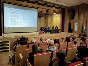 Обучават членовете на СИК в община Плевен за предстоящите избори