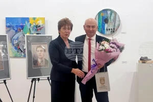 Плевен отличи директори, млади учители и изявени ученици по повод Деня на народните будители